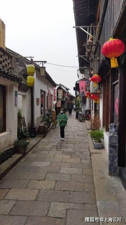 71岁“不老女神”刘晓庆,已经走上了一条不归路